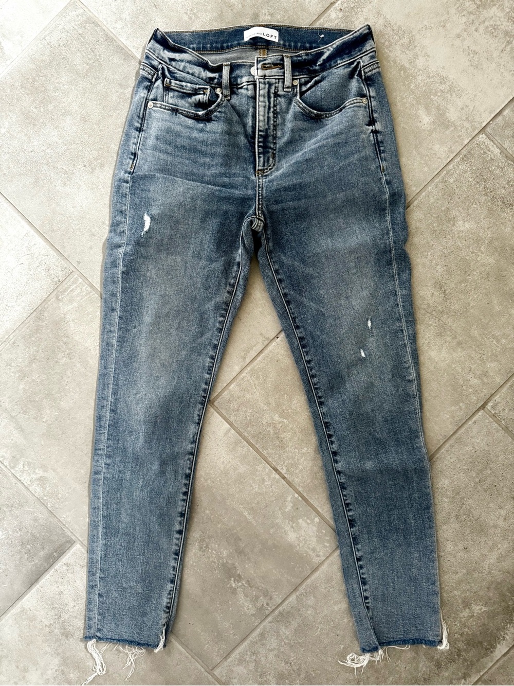 LOFT The Skinny Jeans Size 27/4 Light Wash Distressed Raw Hem Ankle Stretch